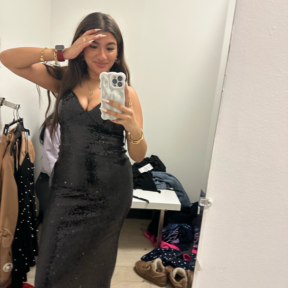 Elegant Black Sequin Backless Dress